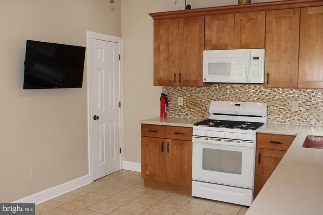 536 W CHEW AVE, Philadelphia, PA 19120