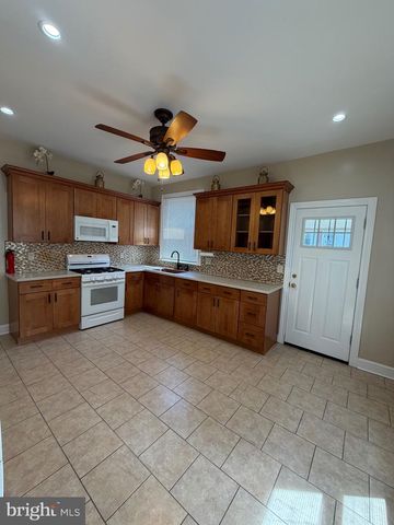 536 W CHEW AVE, Philadelphia, PA 19120