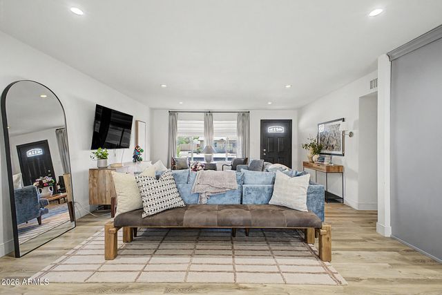 1202 W HAZELWOOD Street, Phoenix, AZ 85013