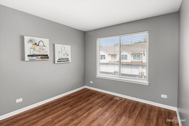 616 Lincoln Station Drive, Oswego, IL 60543