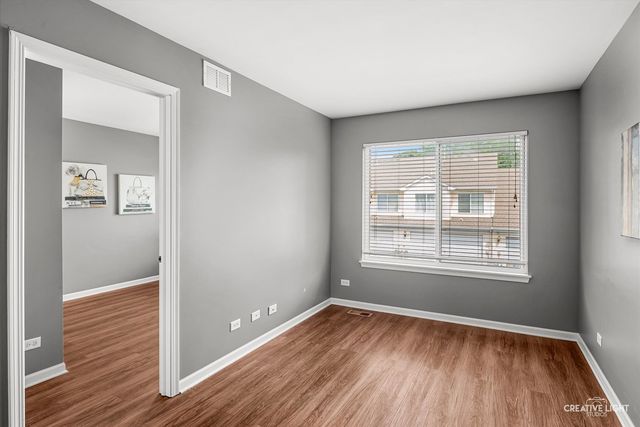 616 Lincoln Station Drive, Oswego, IL 60543