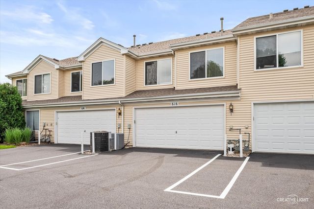 616 Lincoln Station Drive, Oswego, IL 60543