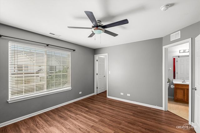 616 Lincoln Station Drive, Oswego, IL 60543