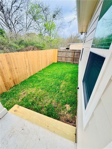 1202 Suncrest Street, Bryan, TX 77803