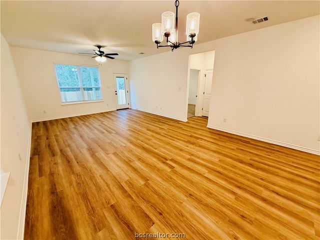 1202 Suncrest Street, Bryan, TX 77803