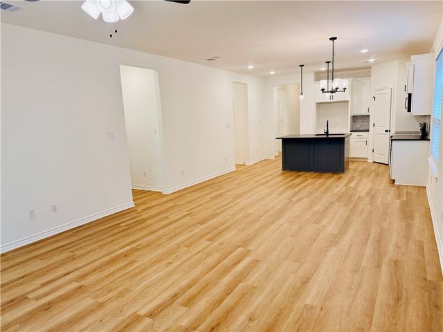 1202 Suncrest Street, Bryan, TX 77803