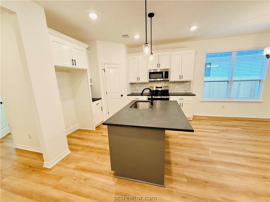 1202 Suncrest Street, Bryan, TX 77803 — photo 4