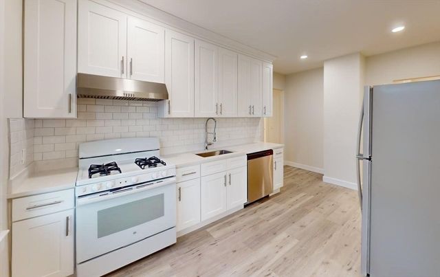 391 Linwood Ave 1, Newton, MA 02460