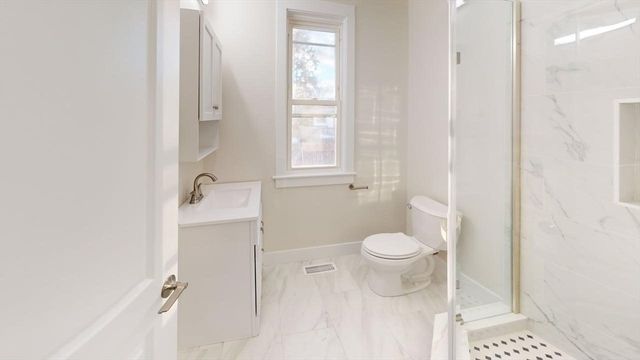 391 Linwood Ave 1, Newton, MA 02460