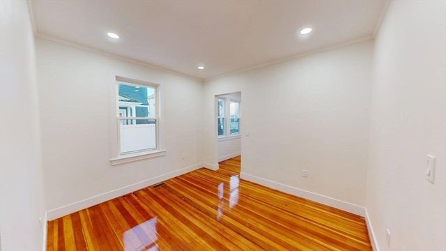 391 Linwood Ave 1, Newton, MA 02460