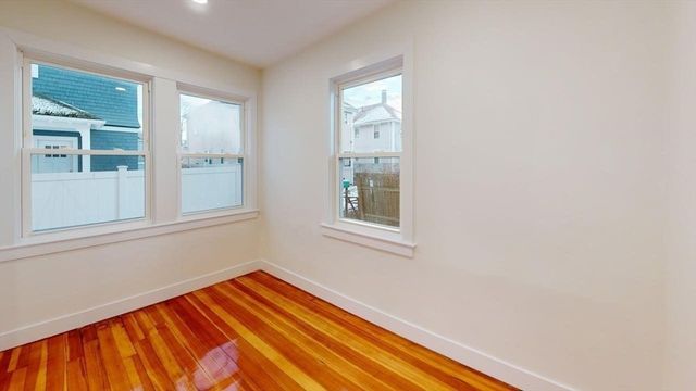 391 Linwood Ave 1, Newton, MA 02460