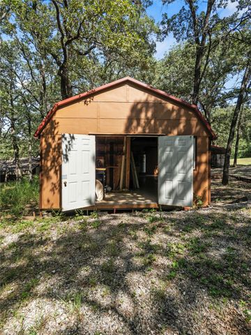 91 Dover Drive, Gordonville, TX 76245