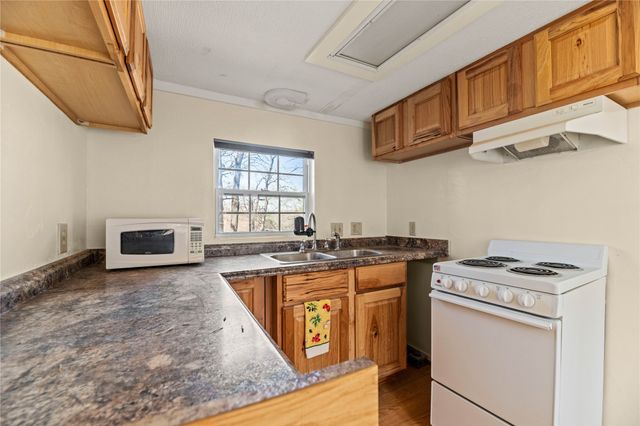 91 Dover Drive, Gordonville, TX 76245