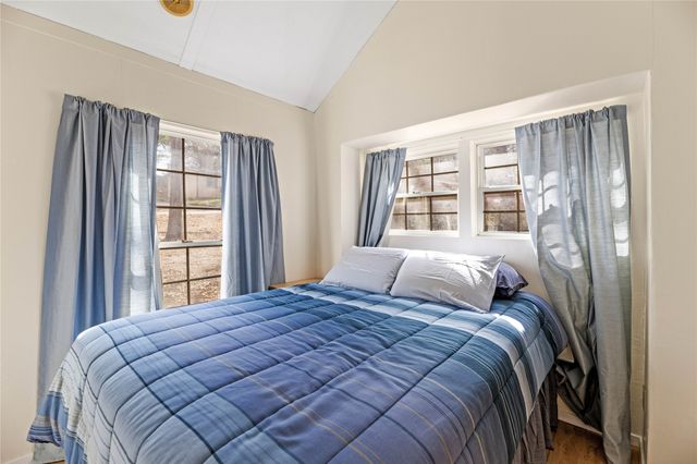 91 Dover Drive, Gordonville, TX 76245