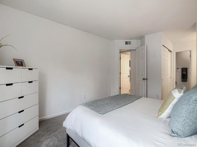 2199 S Scranton Way 201, Aurora, CO 80014