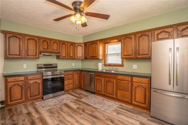 215 8th Street SW, Massillon, OH 44647