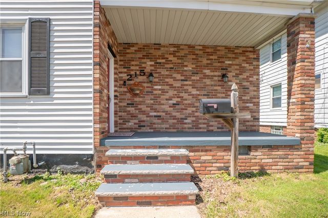 215 8th Street SW, Massillon, OH 44647