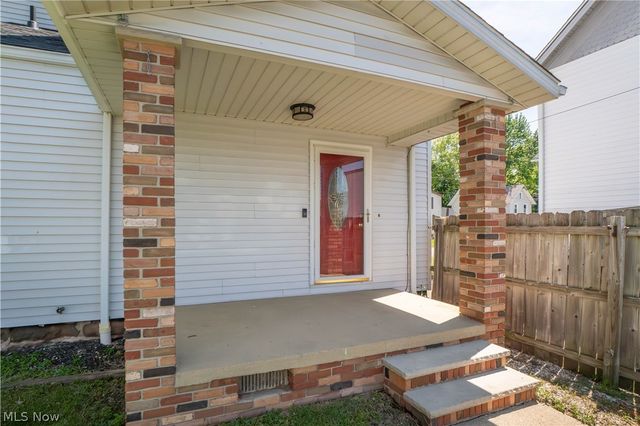 215 8th Street SW, Massillon, OH 44647
