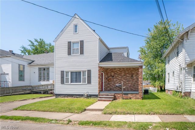 215 8th Street SW, Massillon, OH 44647