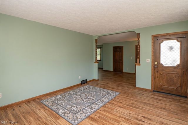 215 8th Street SW, Massillon, OH 44647