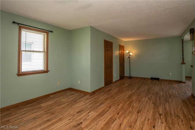 215 8th Street SW, Massillon, OH 44647