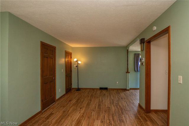 215 8th Street SW, Massillon, OH 44647