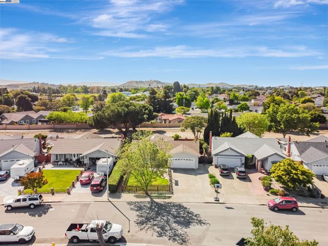 36339 Beech Pl, Newark, CA 94560