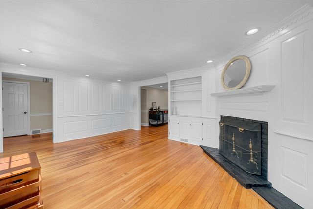 76 Mill Rd, Boxford, MA 01921