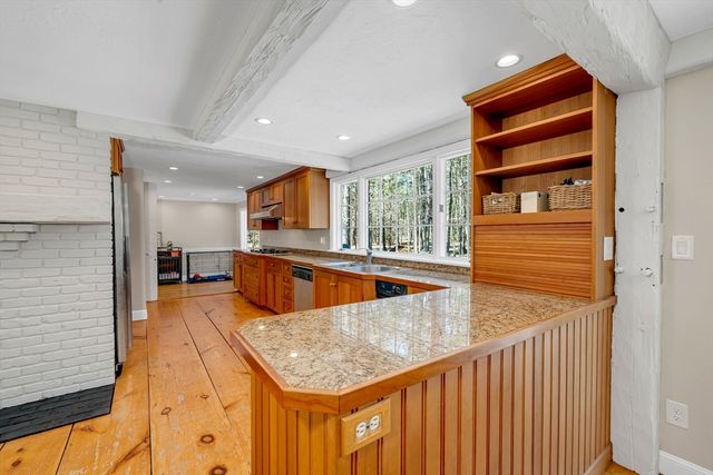 76 Mill Rd, Boxford, MA 01921