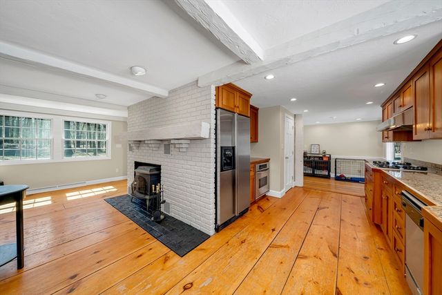 76 Mill Rd, Boxford, MA 01921