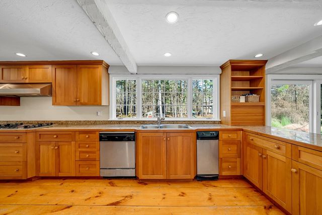 76 Mill Rd, Boxford, MA 01921