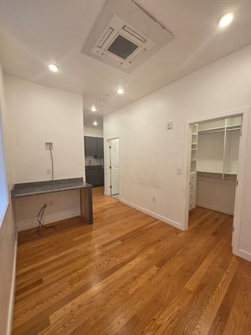 64 Market Street 206, Lynn, MA 01901