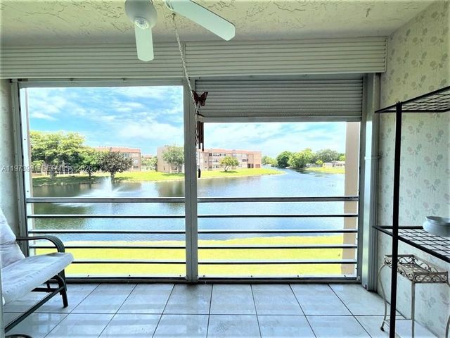 9900 Sunrise Lakes Blvd 210, Sunrise, FL 33322