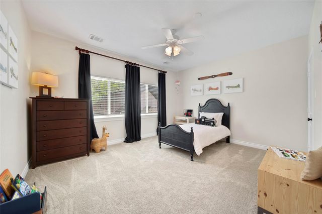 304 Ridgelake Scenic Drive, Montgomery, TX 77316