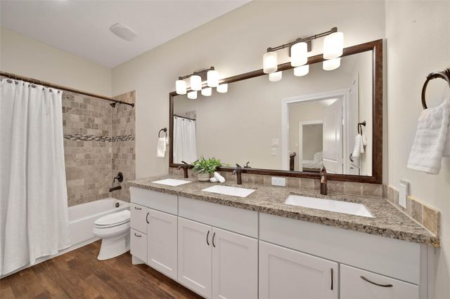 304 Ridgelake Scenic Drive, Montgomery, TX 77316