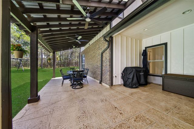 304 Ridgelake Scenic Drive, Montgomery, TX 77316