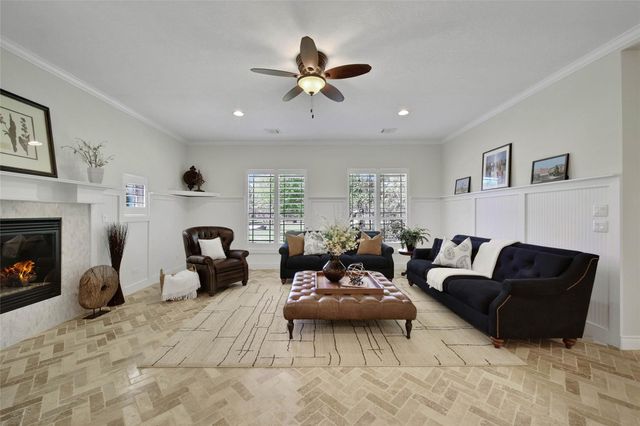 304 Ridgelake Scenic Drive, Montgomery, TX 77316