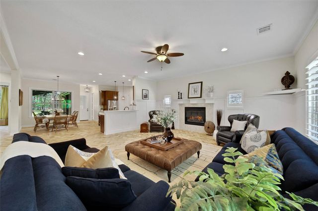 304 Ridgelake Scenic Drive, Montgomery, TX 77316