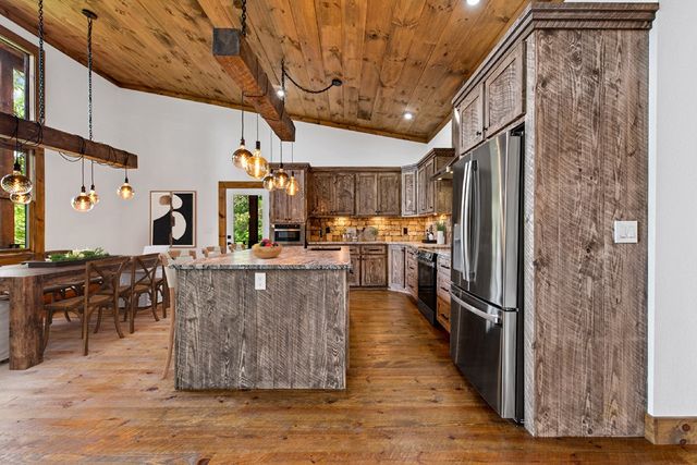 65 Wolf Creek Heights, Mineral Bluff, GA 30559