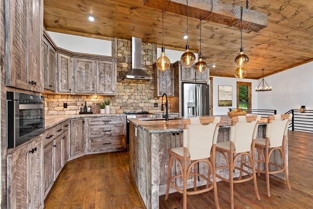 65 Wolf Creek Heights, Mineral Bluff, GA 30559