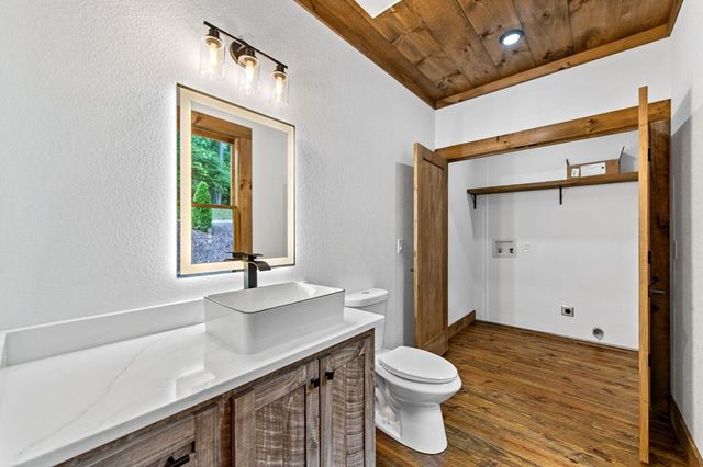 65 Wolf Creek Heights, Mineral Bluff, GA 30559