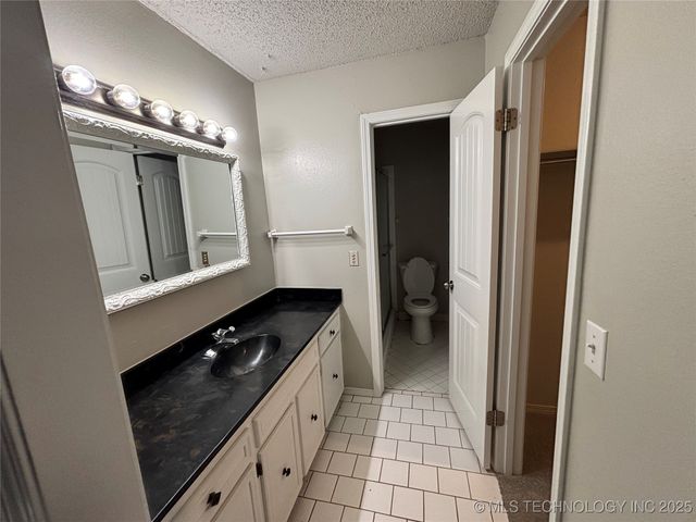 6140 E 164th Street, Bixby, OK 74008