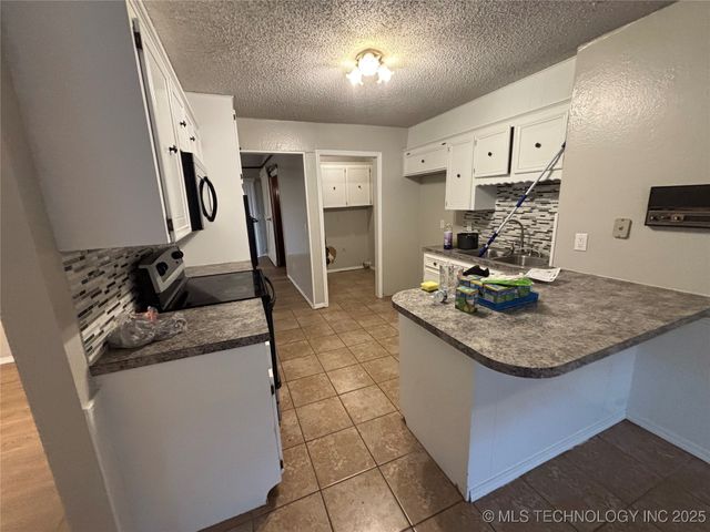 6140 E 164th Street, Bixby, OK 74008