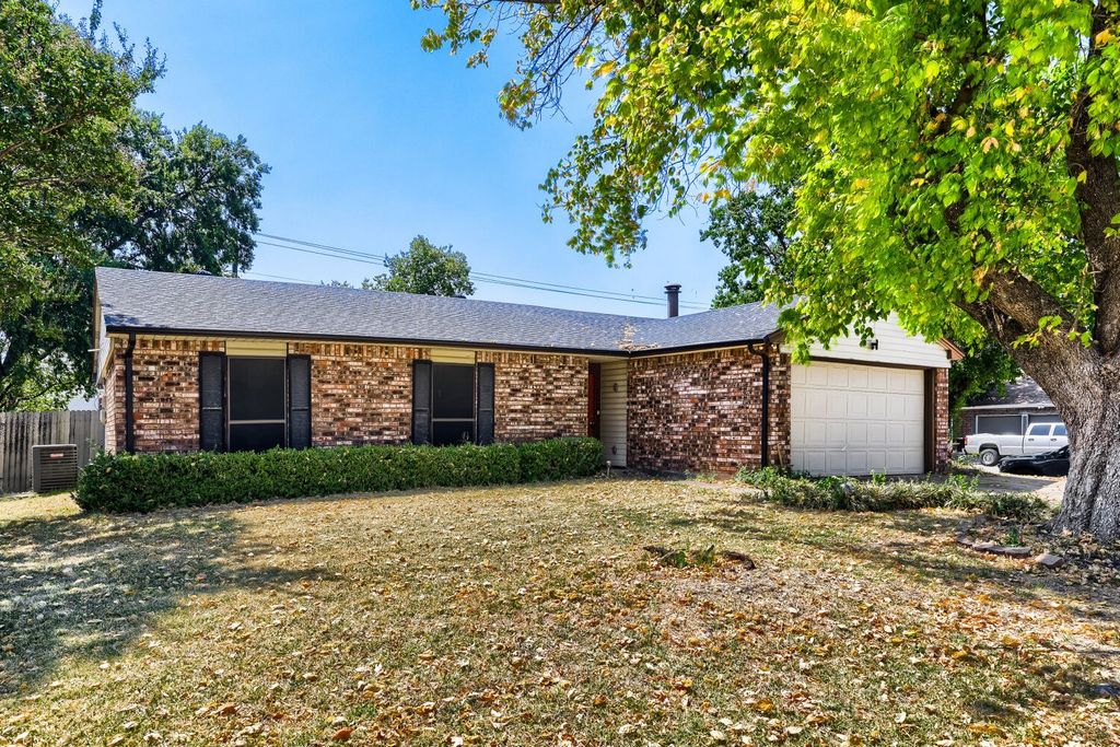 704 Fort Worth Street, Mansfield, TX 76063 — photo 4