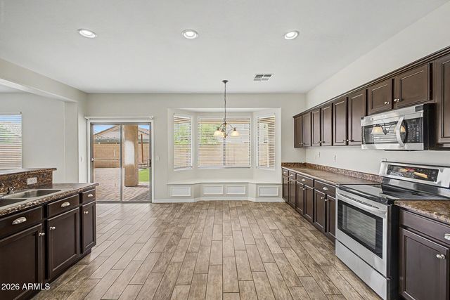 17611 W CROCUS Drive, Surprise, AZ 85388
