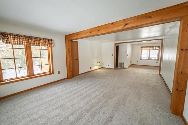 2763 2nd Avenue, Oxford, WI 53952