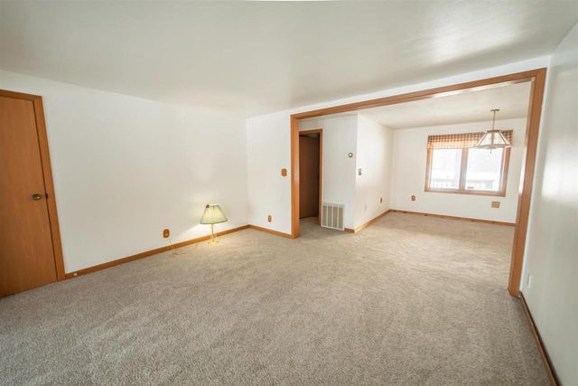 2763 2nd Avenue, Oxford, WI 53952