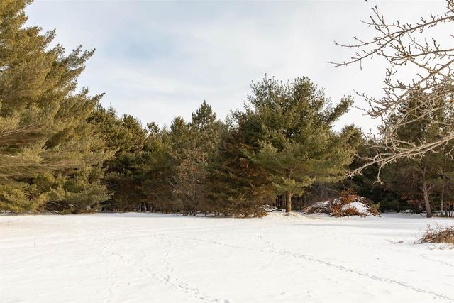 2763 2nd Avenue, Oxford, WI 53952