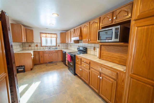 2763 2nd Avenue, Oxford, WI 53952