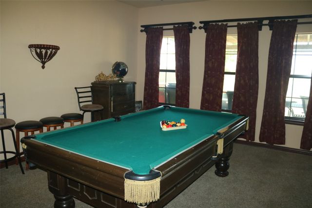 1055 Chartres, Oak Ridge, TX 75142